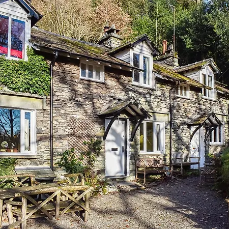 Tarn Holiday home *